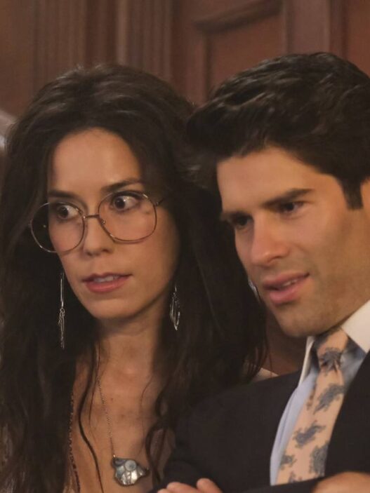 Ghosts: 5ª temporada muda personagem principal, mas a CBS já havia dado pistas