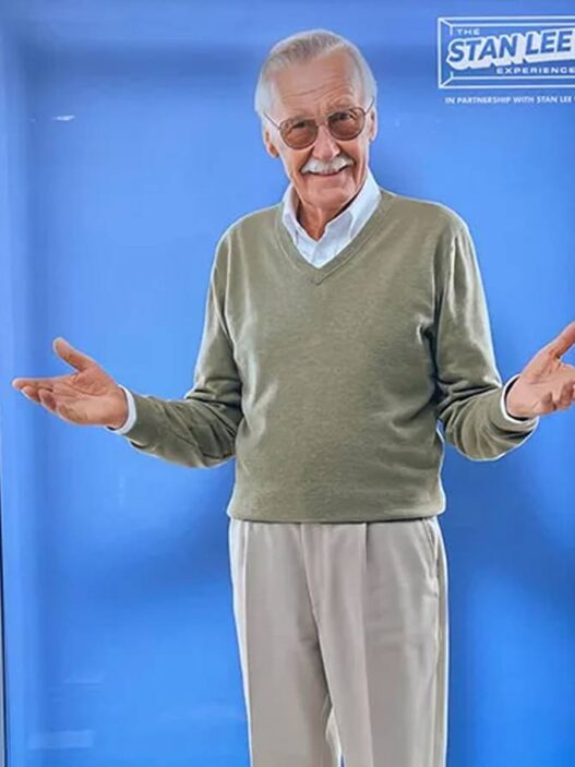Stan Lee: Holograma de IA em Comic Con causa polêmica