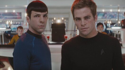 Zachary Quinto quer Star Trek 4: 'Mandei email para J.J. Abrams'