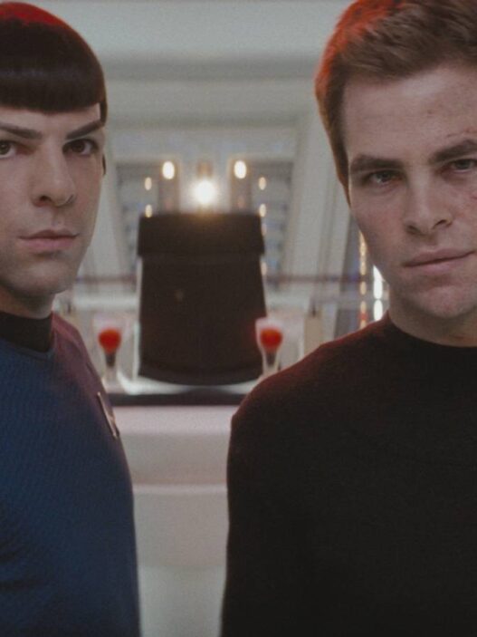 Zachary Quinto quer Star Trek 4: 'Mandei email para J.J. Abrams'