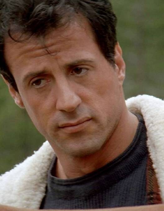 Novo thriller baseado em clássico de Stallone fecha acordo milionário