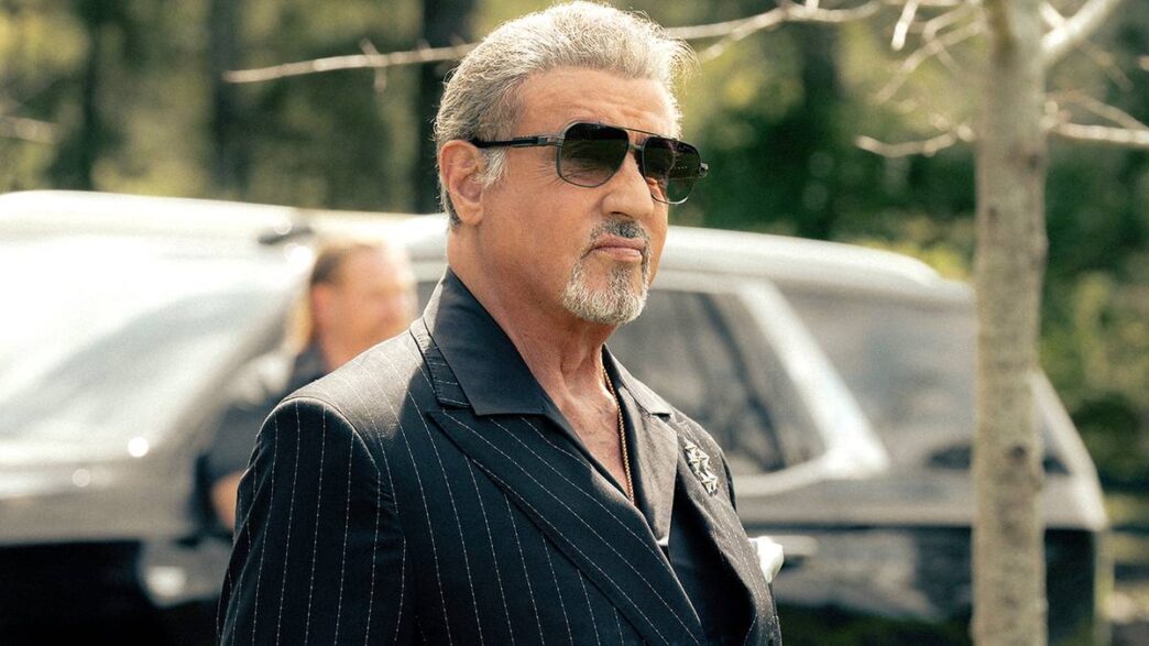 Sylvester Stallone elogia vilão de Tulsa King: ‘Cara assustador’