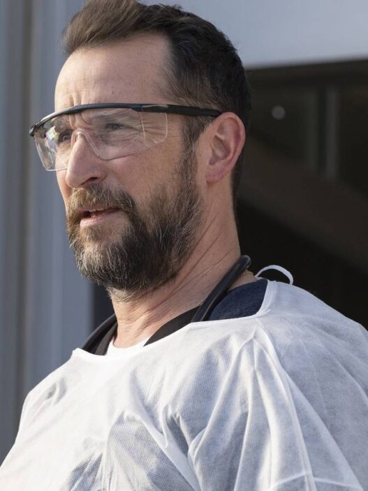 Médico Confirma: Cena de Pitt Season 1 é Impressionantemente Realista