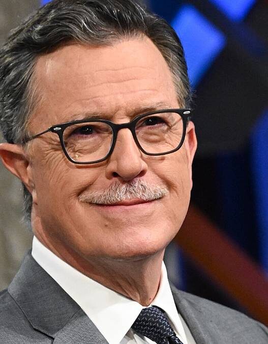 Stephen Colbert Responde à Cancelação de Kimmel em Meio à Resistência Noturna a Trump