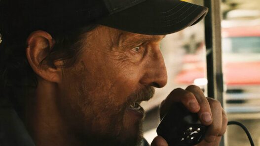 Matthew McConaughey em The Lost Bus: Trailer Promove Busca por Redenção