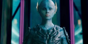 Atriz de Doctor Who elogia roteirista após temporada 15: 'Escritor tão inteligente'