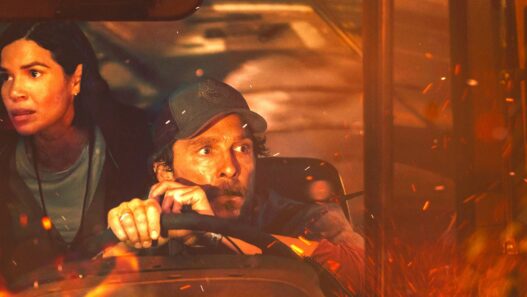 America Ferrera e Matthew McConaughey em 'The Lost Bus': Jornada emocionante