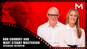 Rob Corddry e Mary Stuart Masterson em 'The Senior'