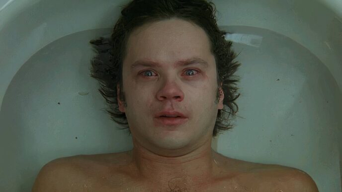 Terror psicológico de Tim Robbins retorna aos cinemas após 35 anos