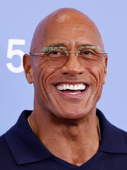 Dwayne Johnson em thriller de 2010: Um remake de clássico de Clint Eastwood