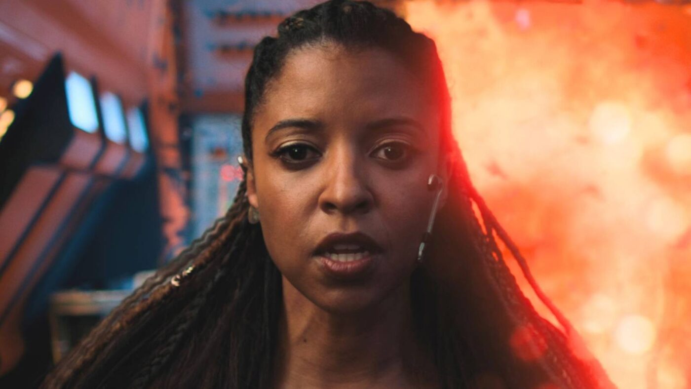 Altered Carbon: Como a 2ª temporada afundou a melhor sci-fi da Netflix