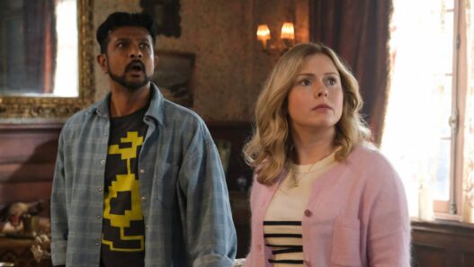 Ghosts 5ª Temporada: Romance Subestimado Será Foco, Diz Showrunner