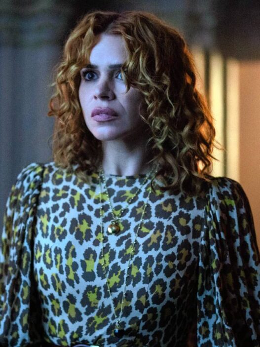 Billie Piper em Wandinha 2: Quebrando a Maldição da 2ª Temporada
