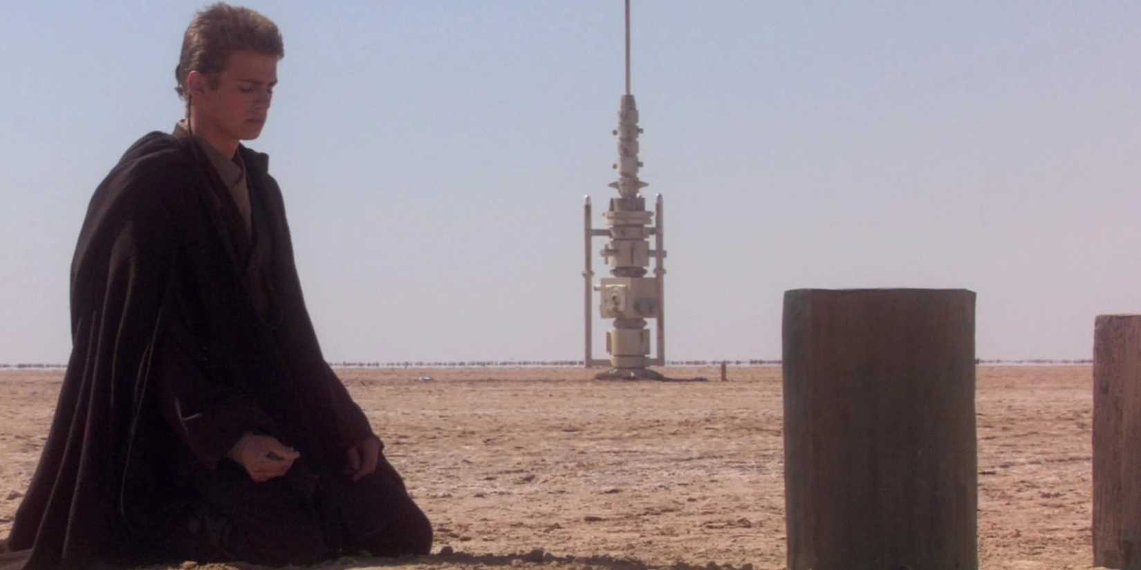 Anakin diante do túmulo de sua mãe em Tatooine, em Ataque dos Clones