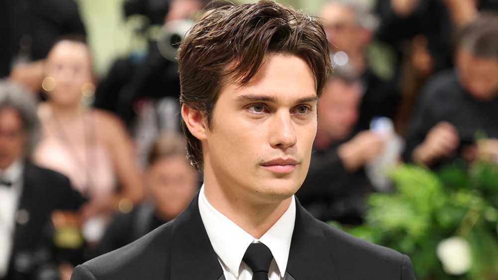 Nicholas Galitzine em cena relacionada a A visão de Gus Van Sant