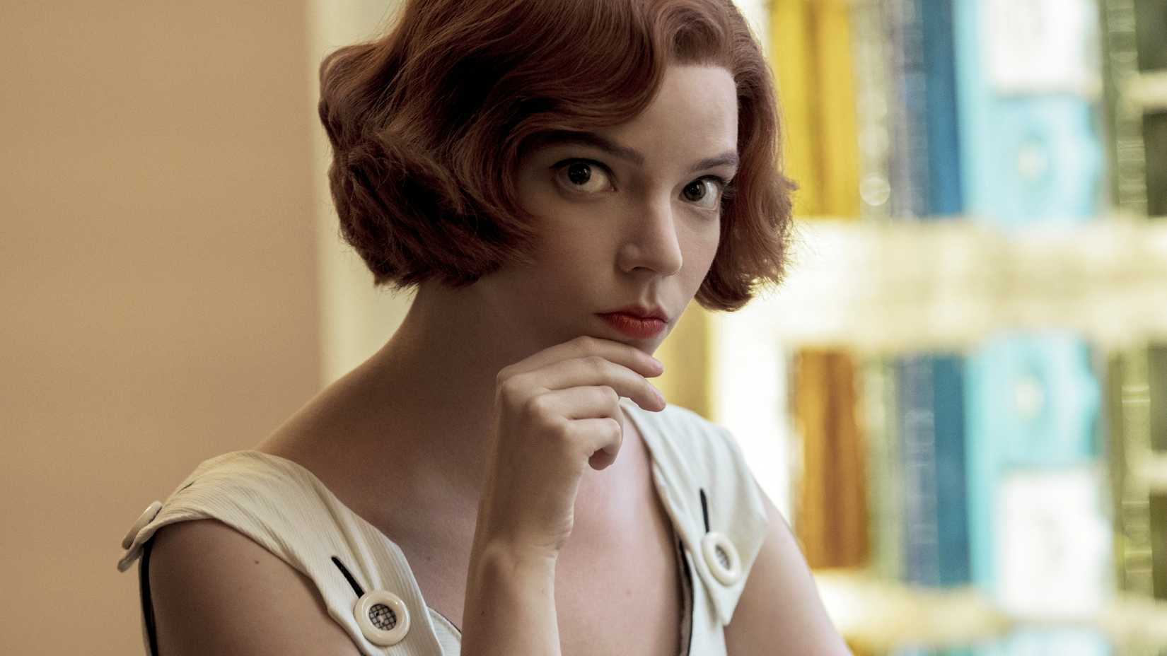 Anya Taylor-Joy como Beth em O Gambito da Rainha