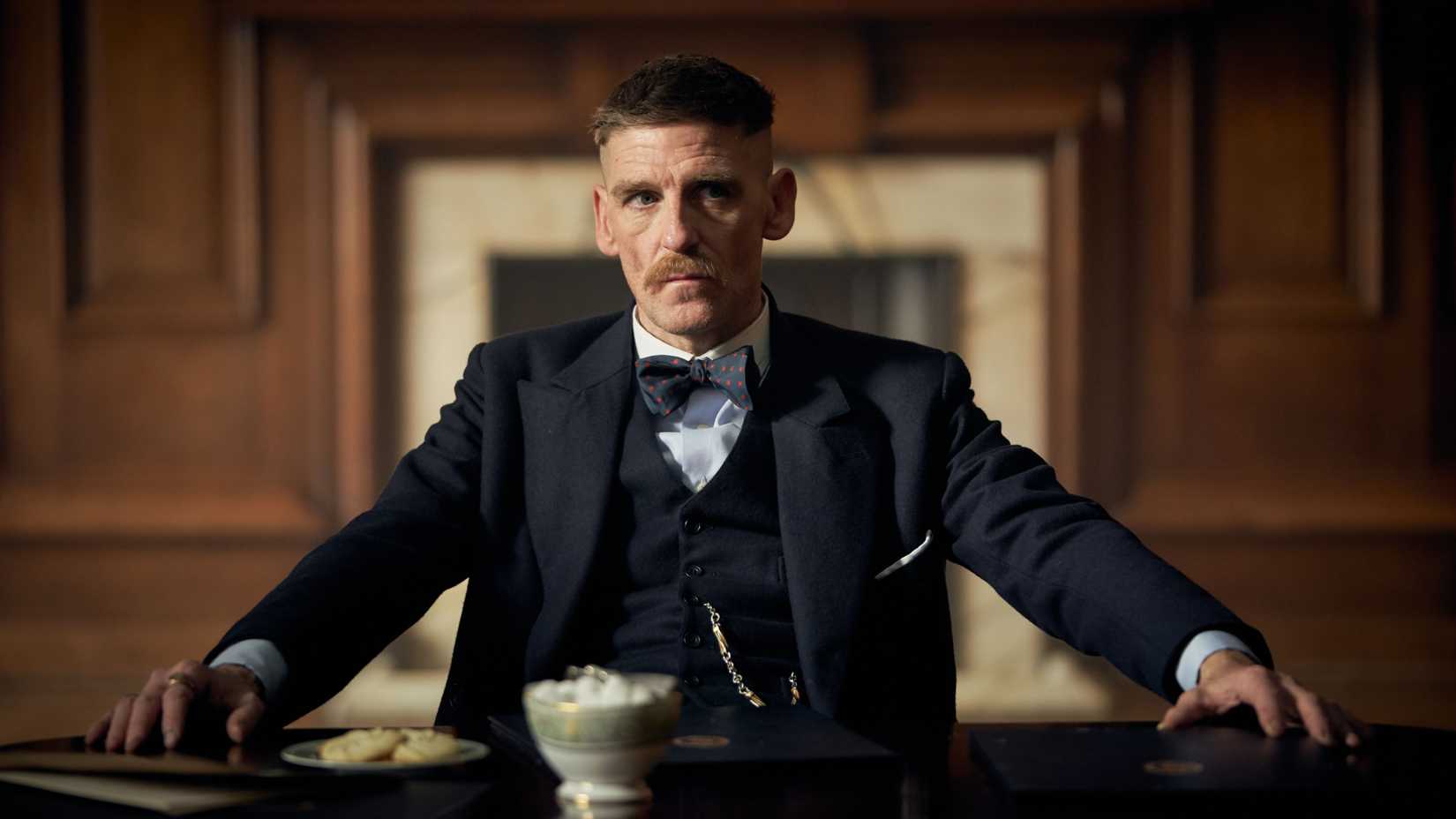 Arthur Shelby em cena da quinta temporada de Peaky Blinders