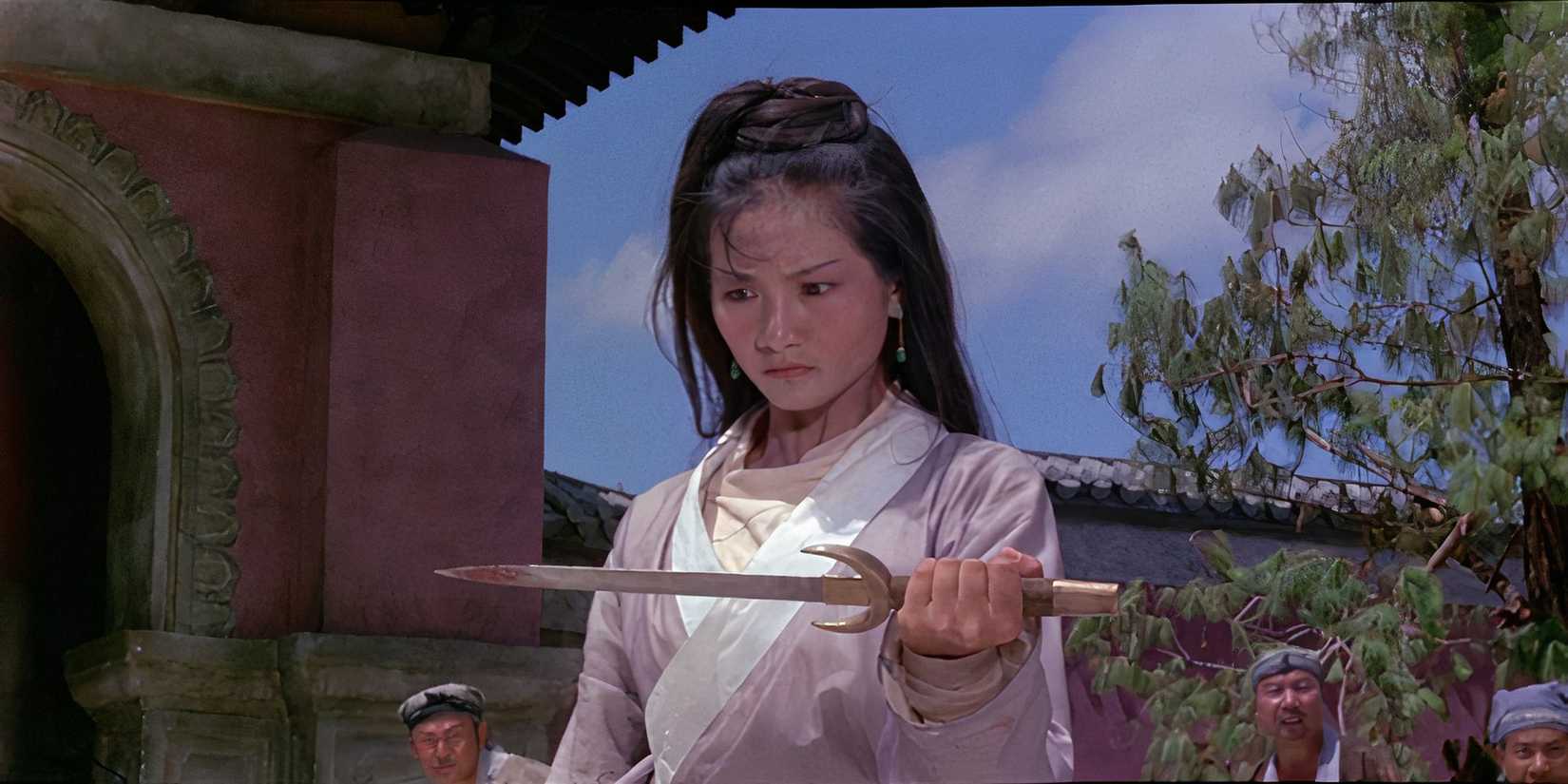 Cheng Pei-pei como Golden Swallow em O Grande Dragão Voador
