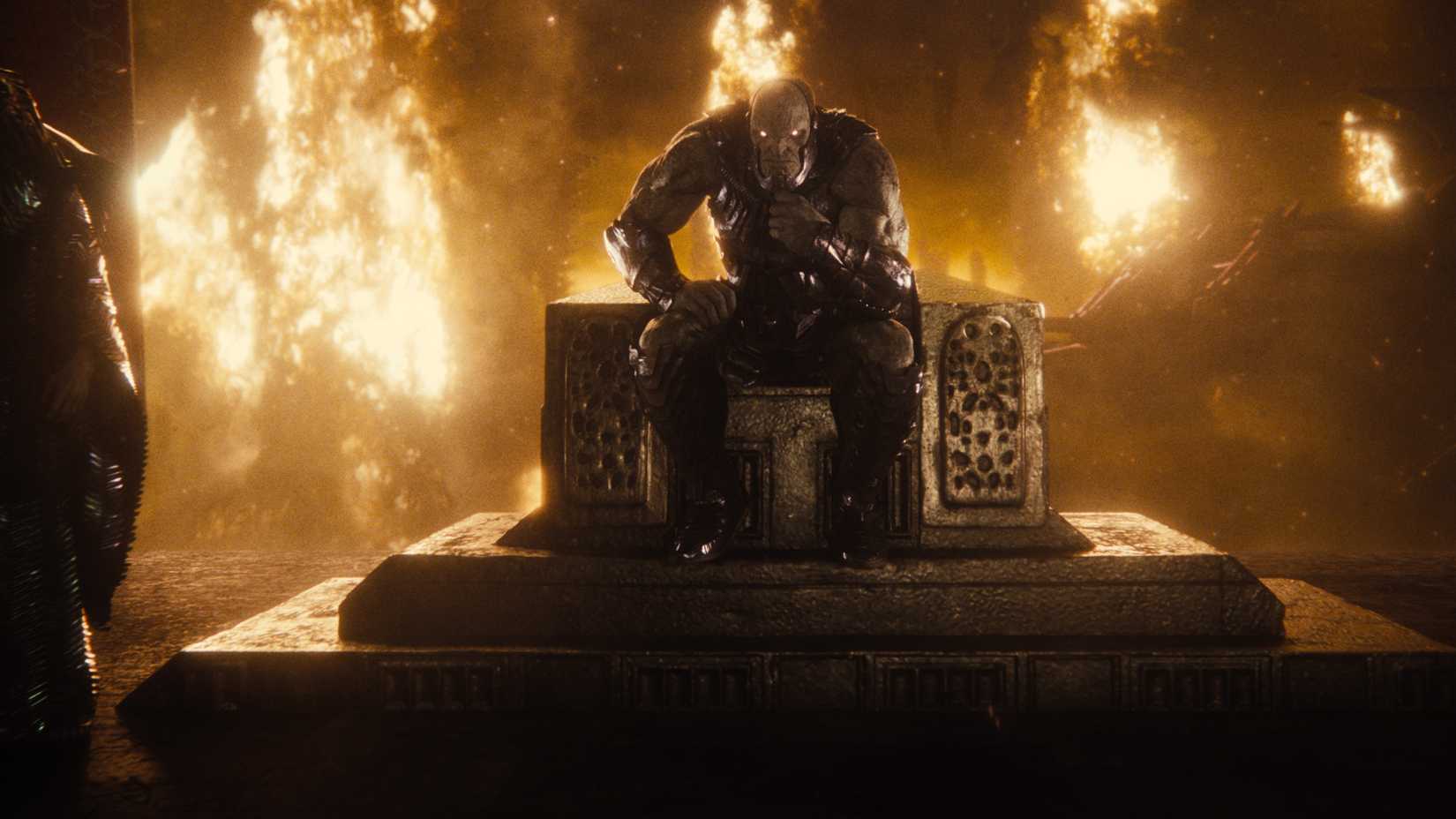 Darkseid em seu trono em Liga da Justiça de Zack Snyder