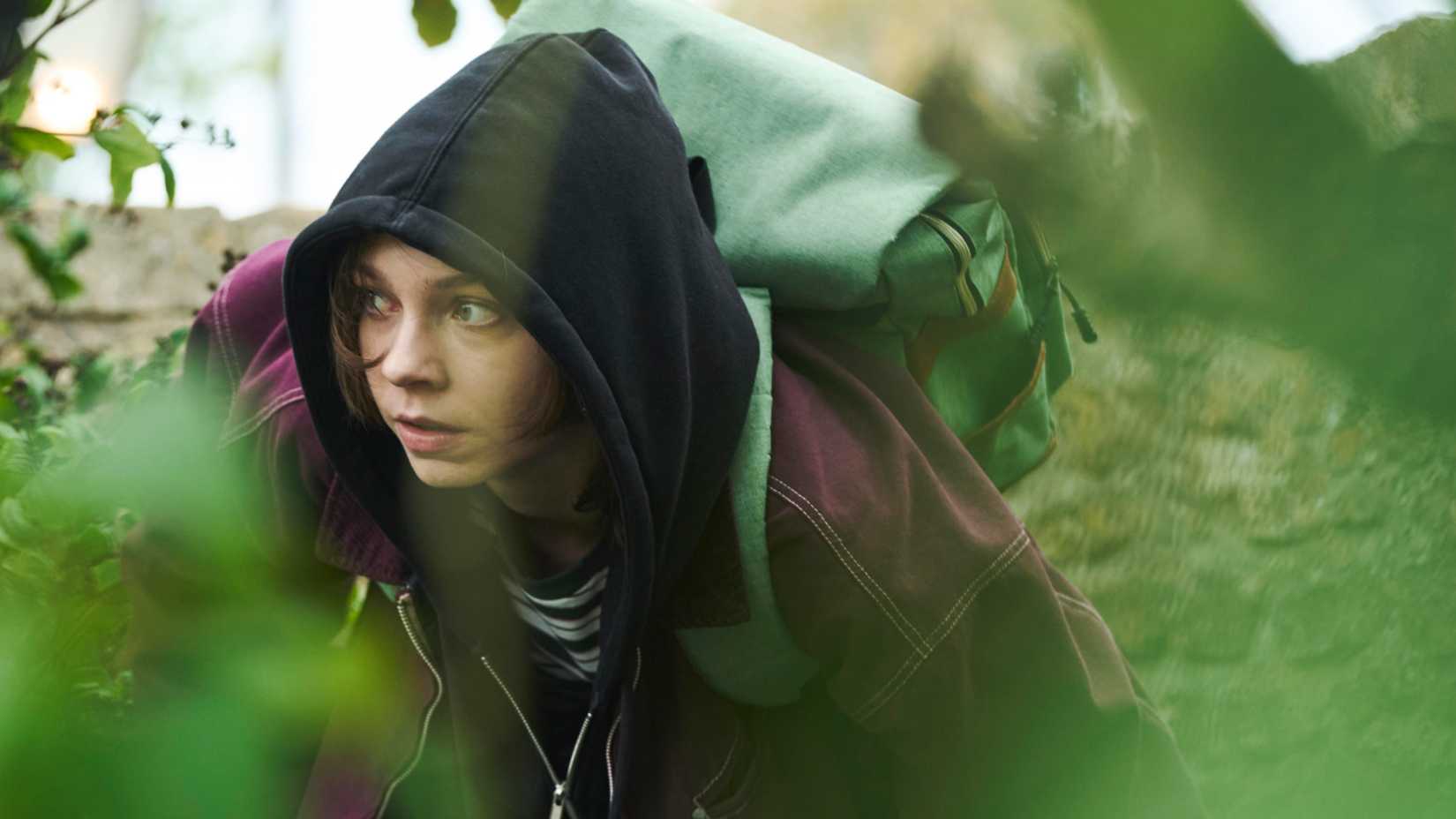Emma Myers como Pip em A Good Girl's Guide to Murder, 3ª temporada