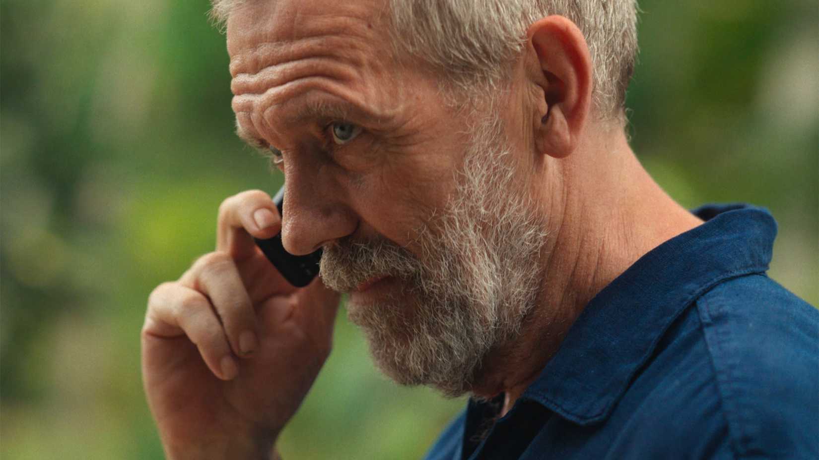 Hugh Laurie em cena relacionada a Elenco confirmado e expectativas para a