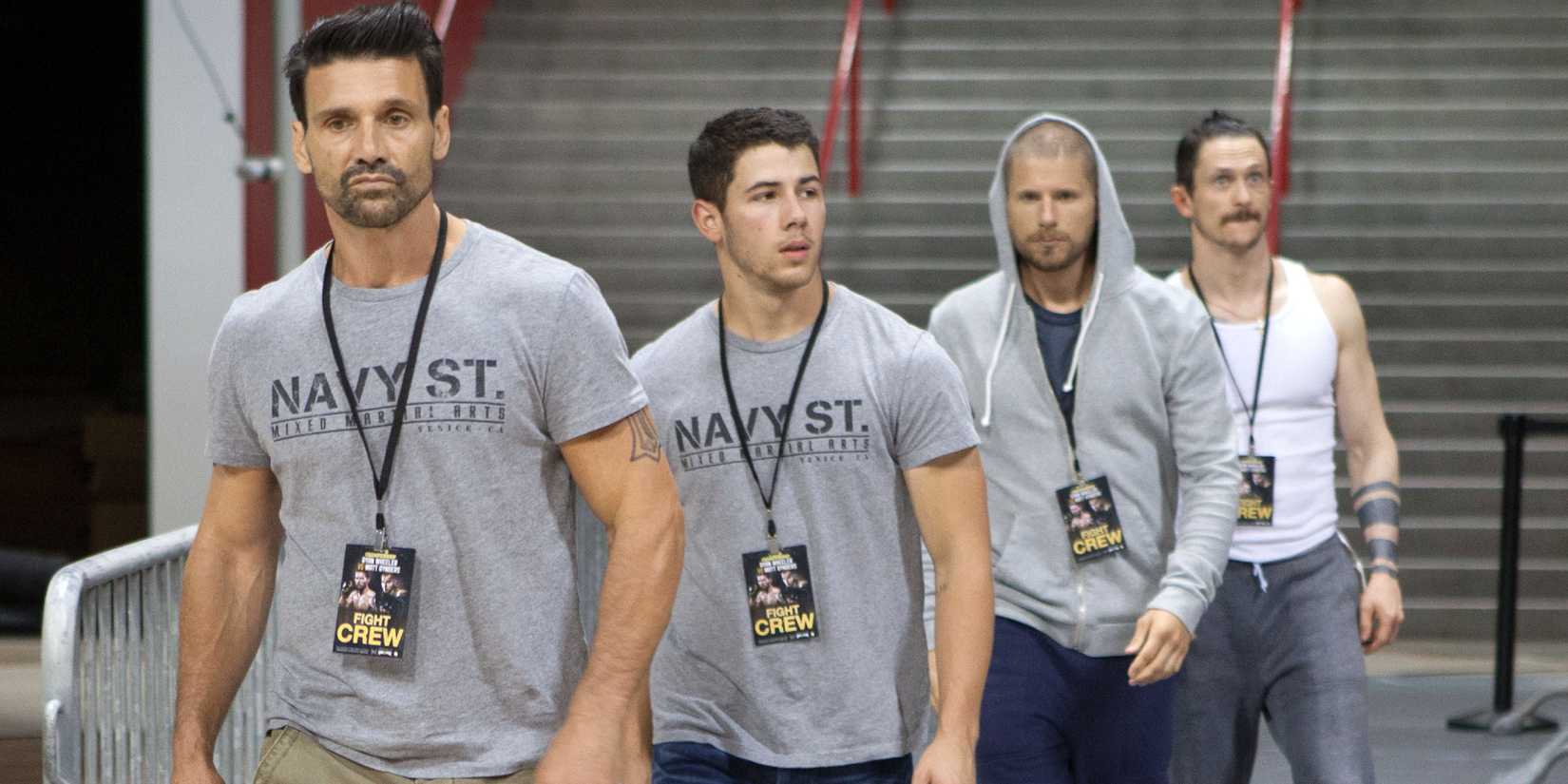 Elenco de Kingdom, incluindo Frank Grillo, Nick Jonas, Matt Luria e Jonathan Tucker