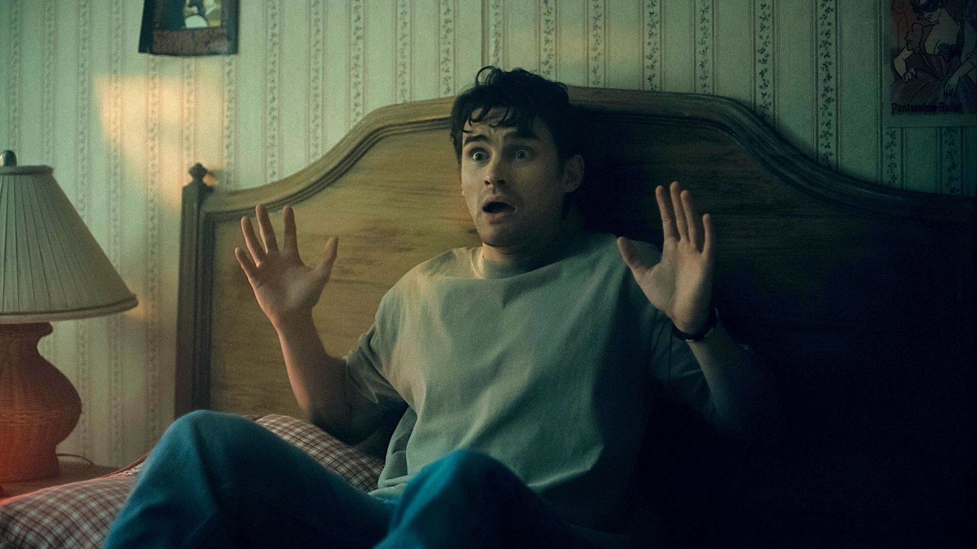 Michael Johnston como o Barão "Bear" Bailey em Obsession