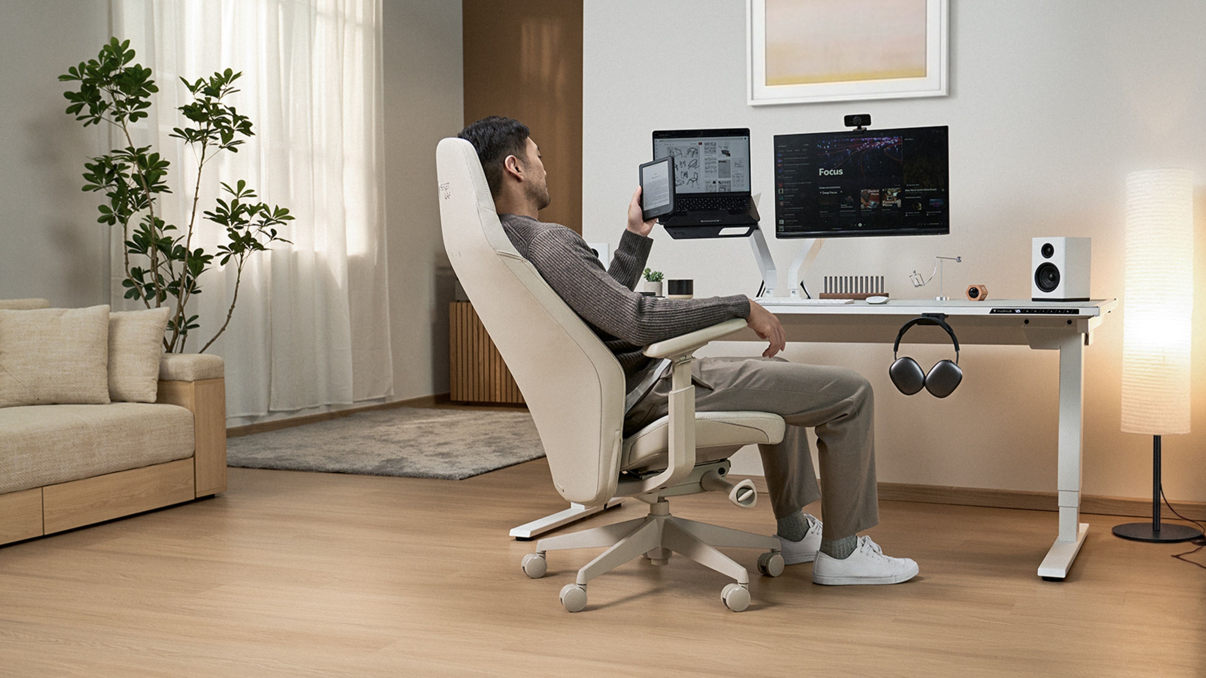 Secretlab. 2