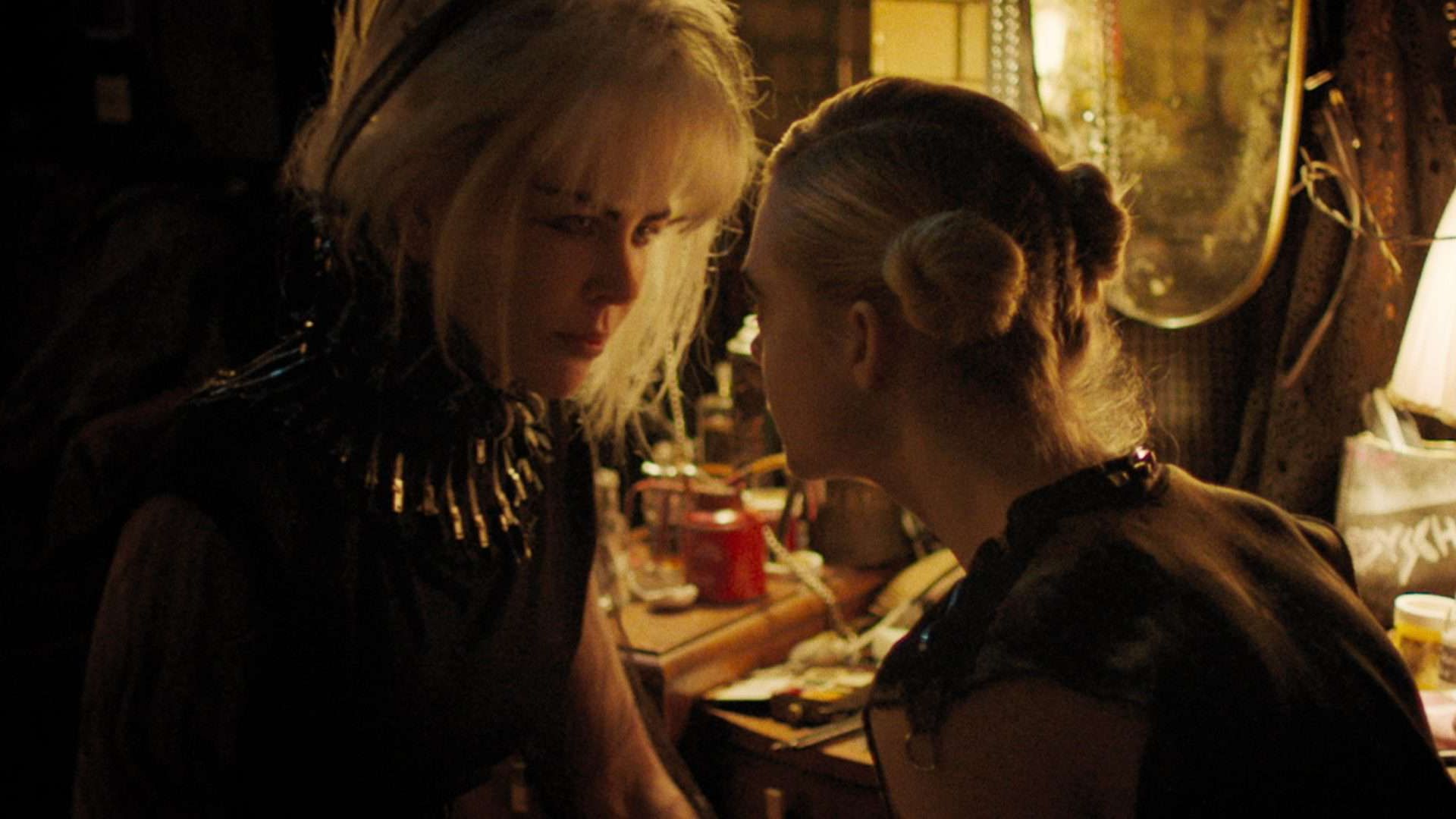 Nicole Kidman e Elle Fanning em "Como Falar com Garotas em Festas"