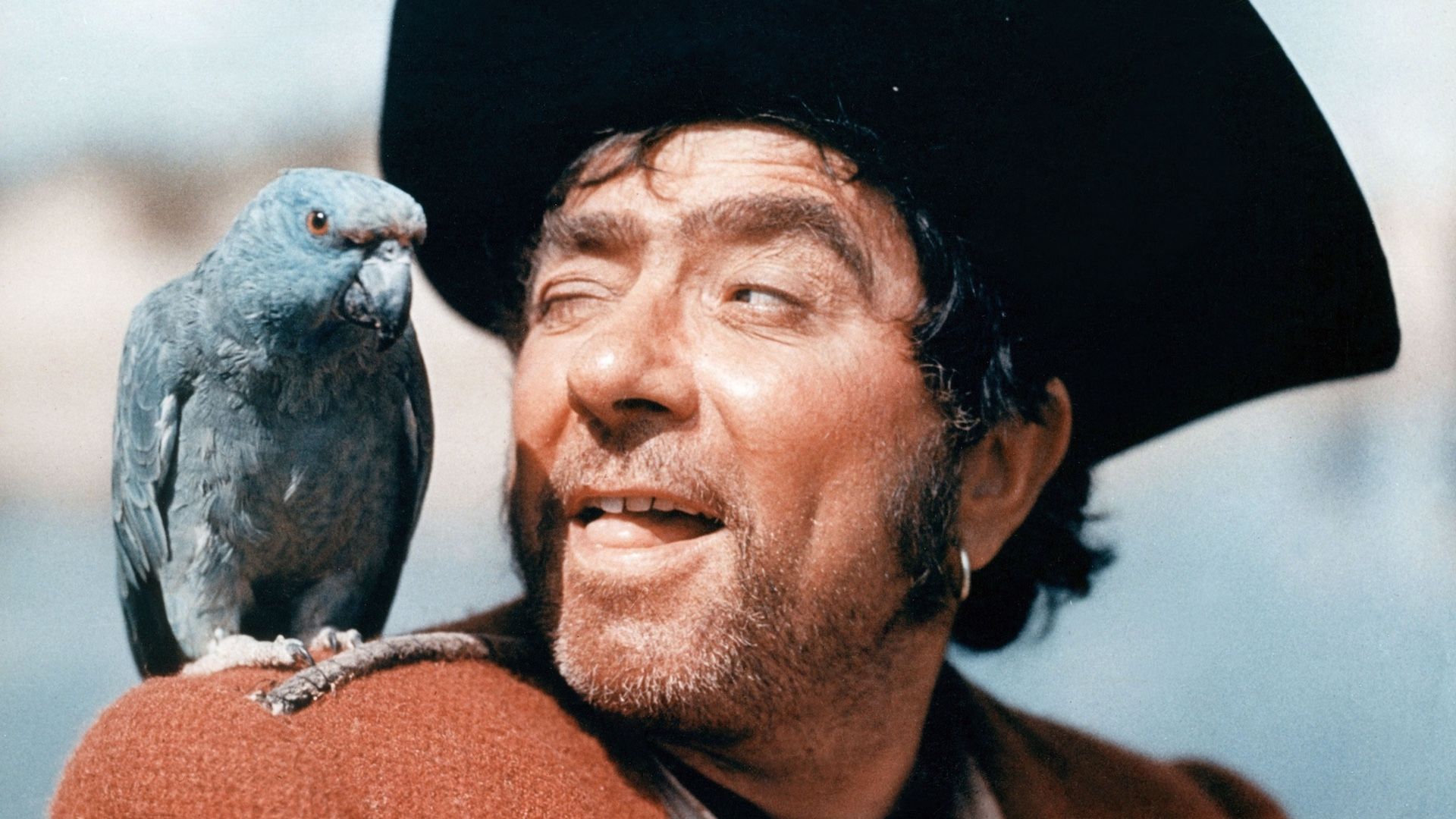 Robert Newton como Long John Silver em A Ilha do Tesouro