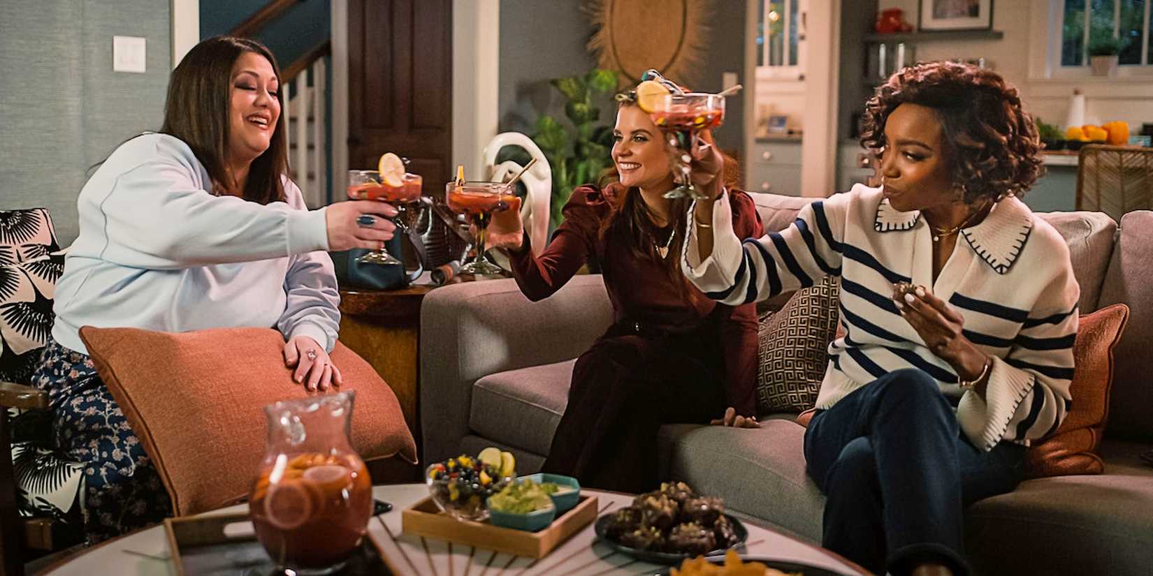 Dana Sue, Maddie e Helen bebem margaritas na 4ª temporada de Sweet Magnolias