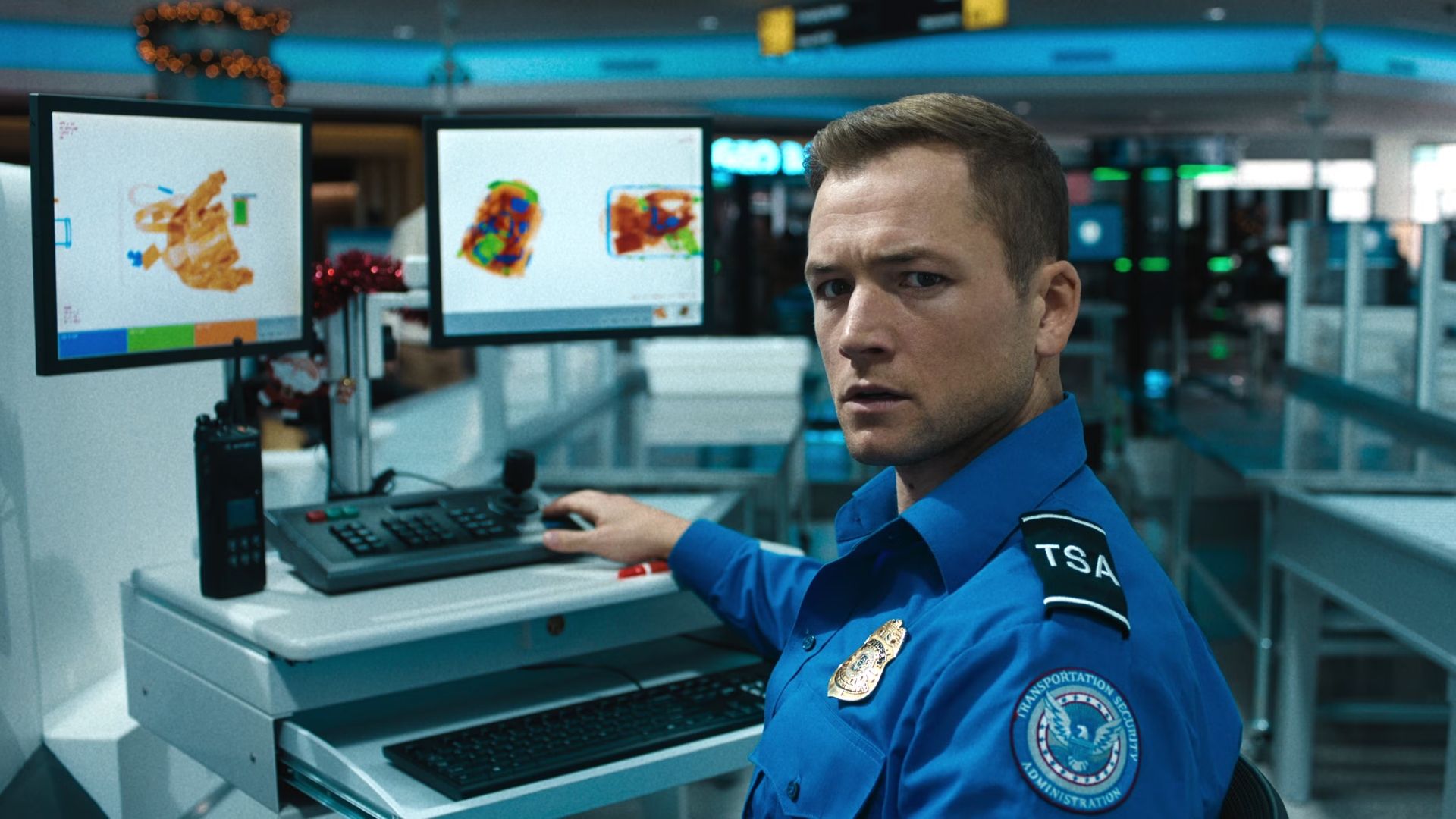 Taron Egerton estrela Carry-On, da Netflix