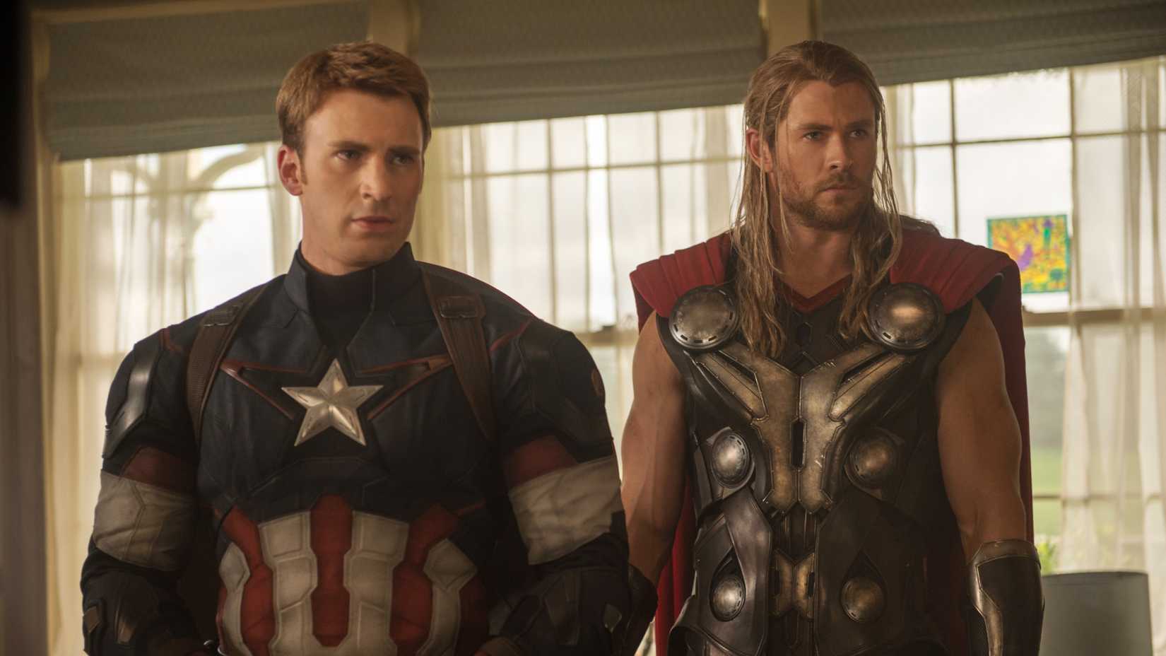 Capitão América e Thor em Vingadores: Era de Ultron