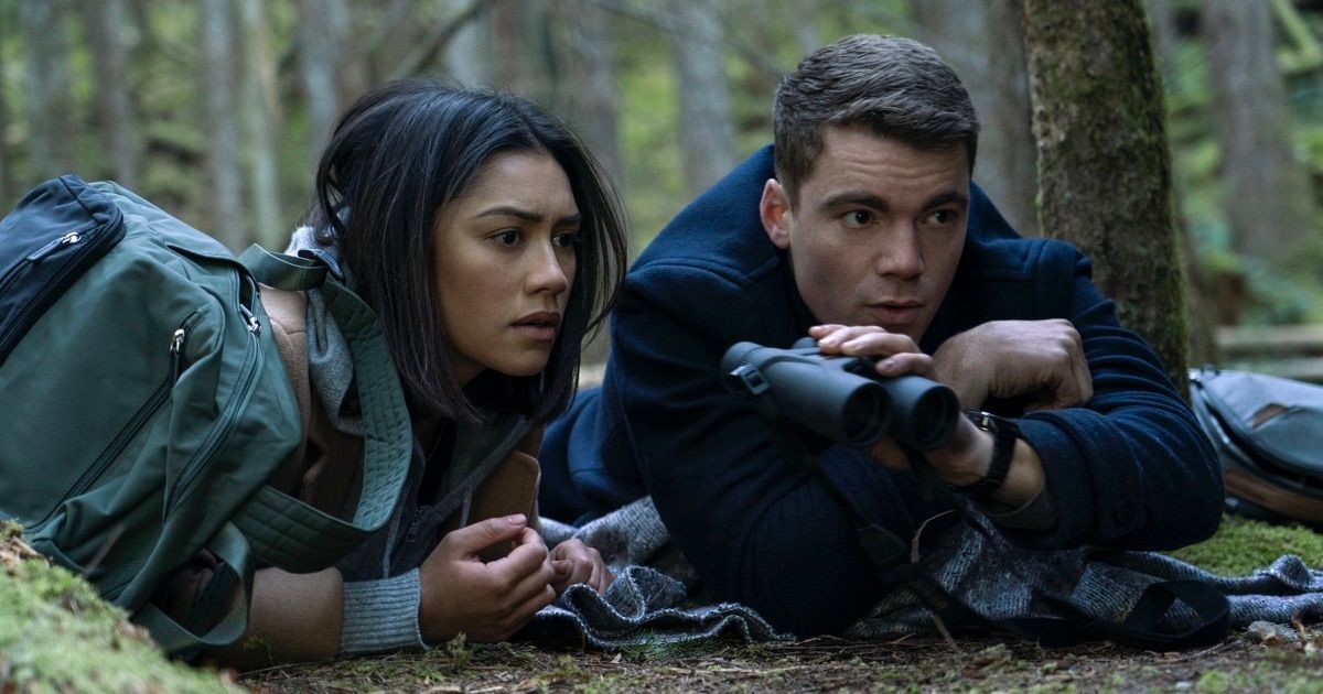 Luciane Buchanan e Gabriel Basso em O Agente Noturno (2023)