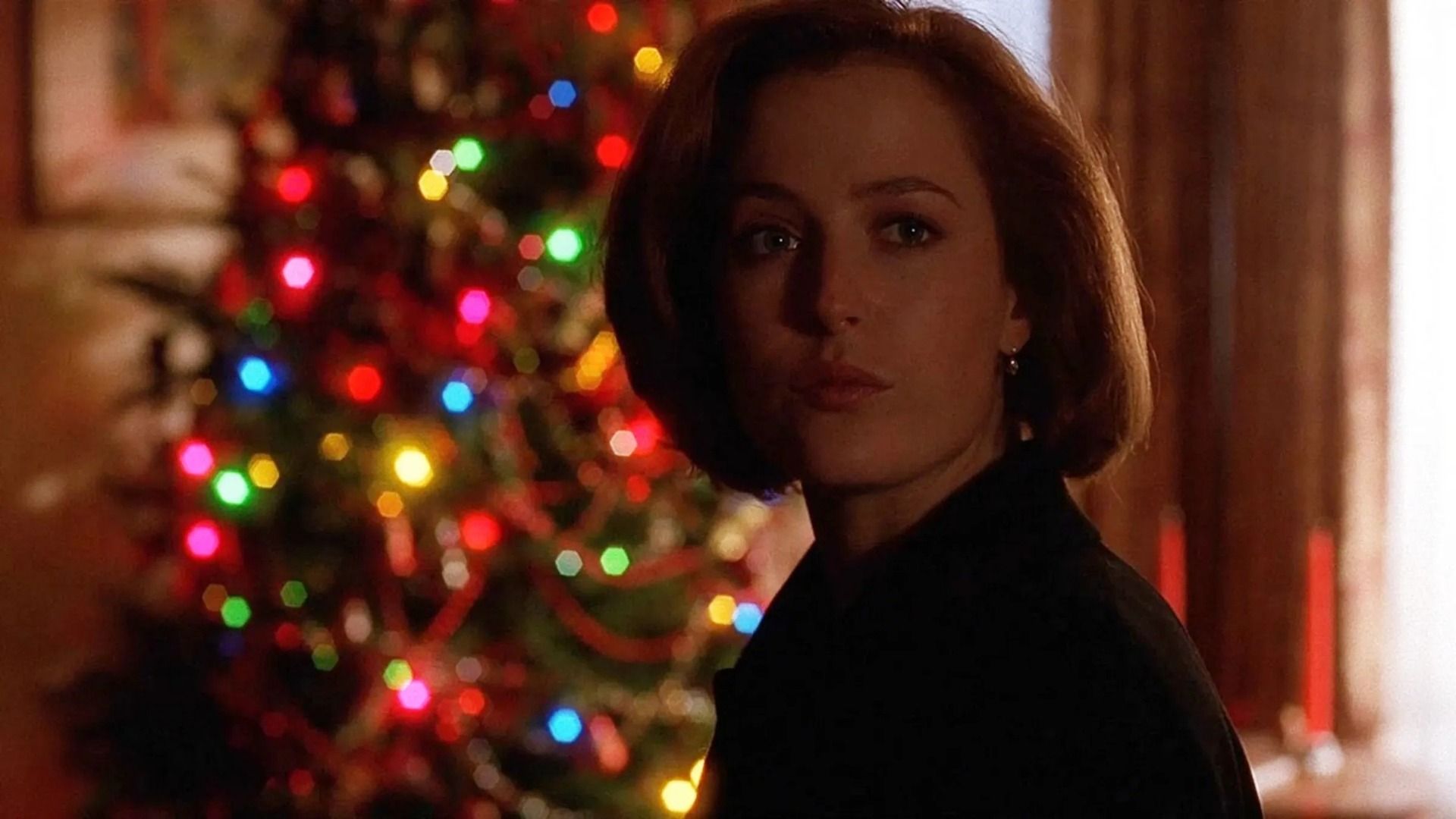 Scully em "Arquivo X", 5ª temporada, episódio 6, "Christmas Carol"